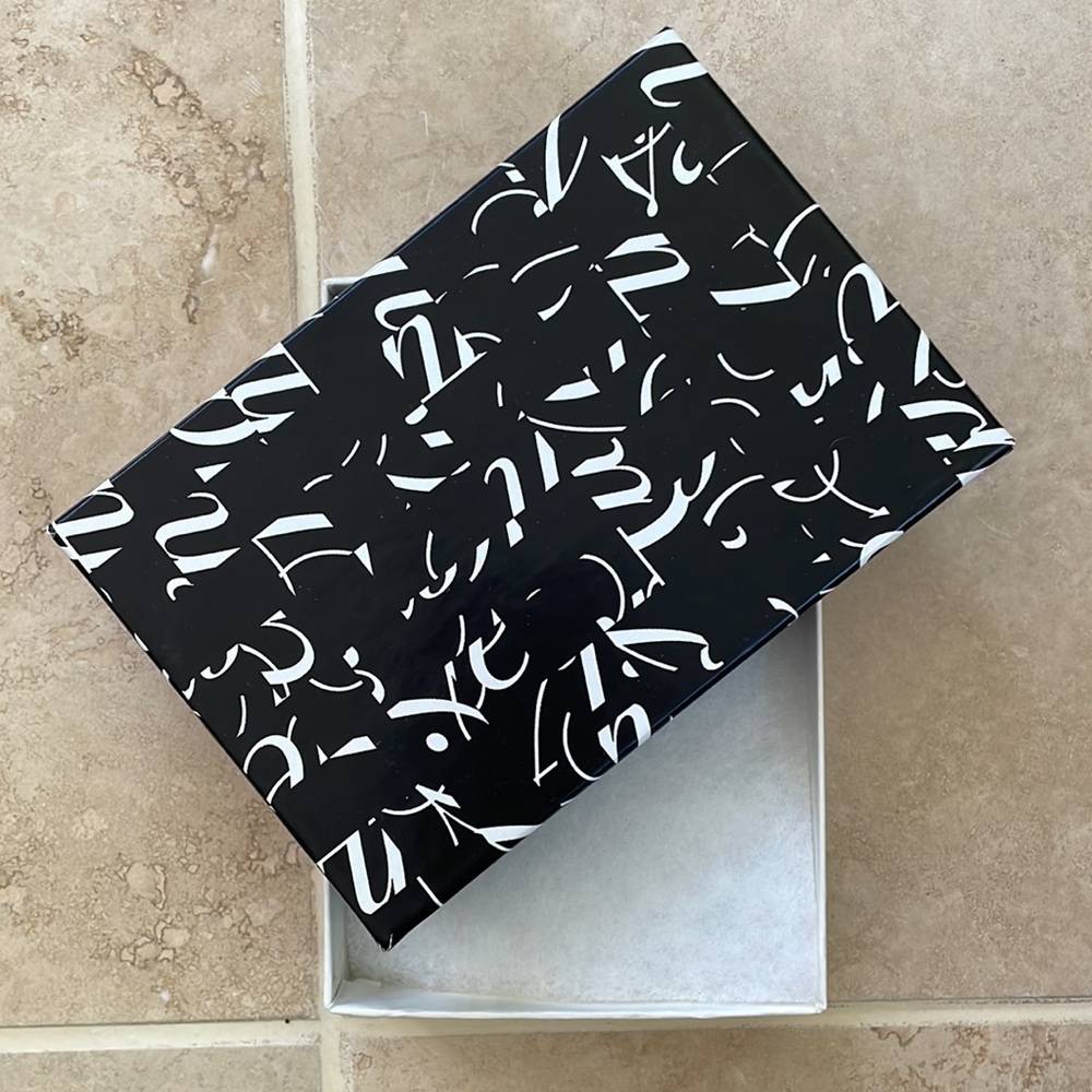 SAKS FIFTH AVENUE Storage gift box small black white classic